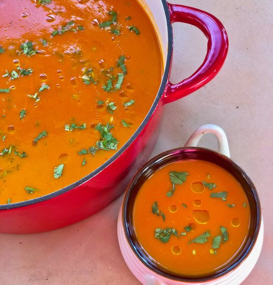 Velvety Tomato and Roasted Red Pepper Soup