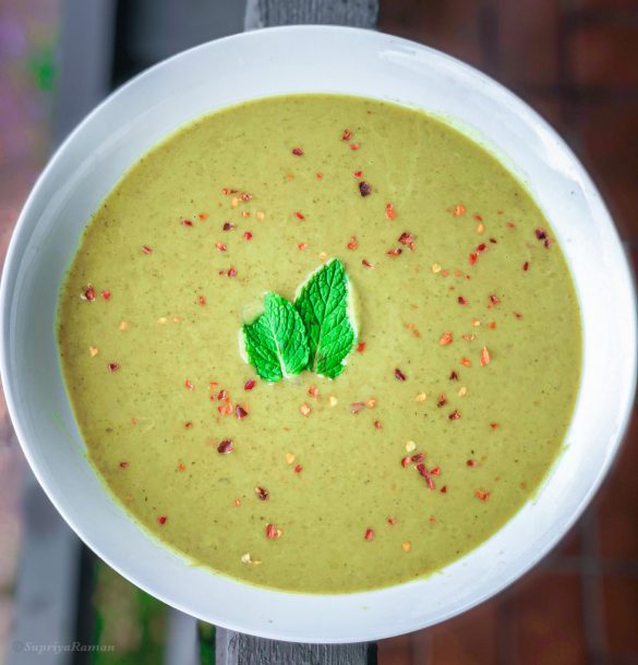 Turmeric-Mint Broccoli & Spinach Soup