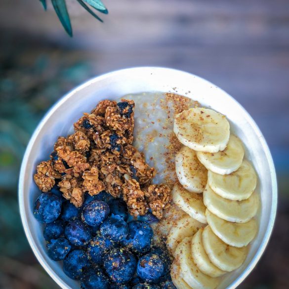 Creamy Cardamom Oat Bowl